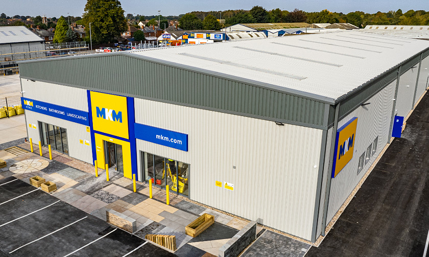 New Warehouse and Storage Yard for MKM